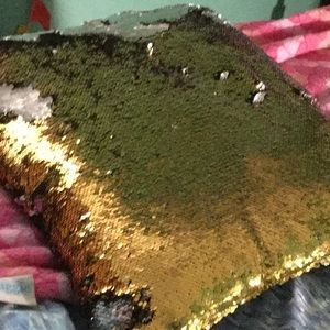 Changing color sequin pillow